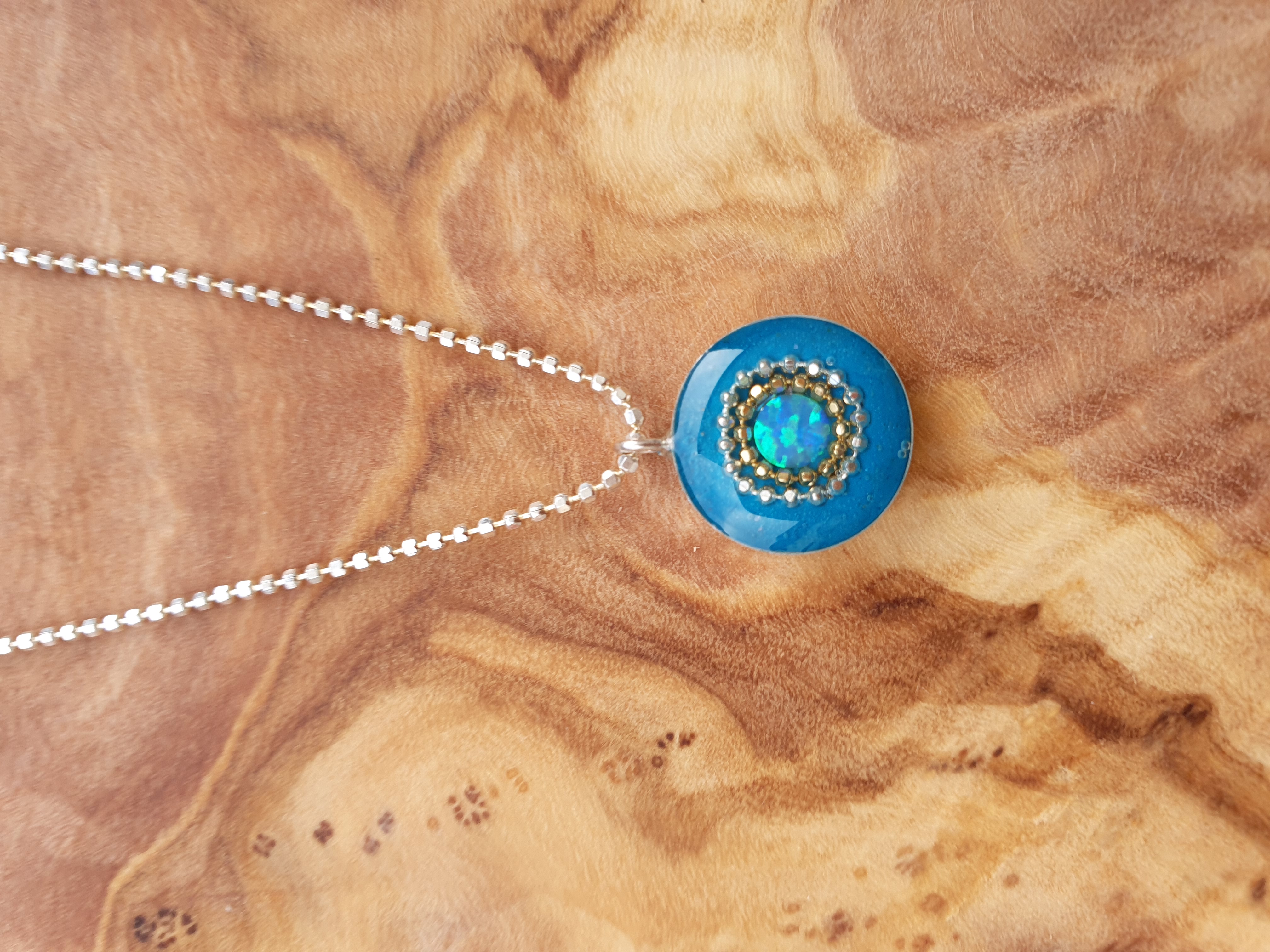 Blaue Opal Halskette