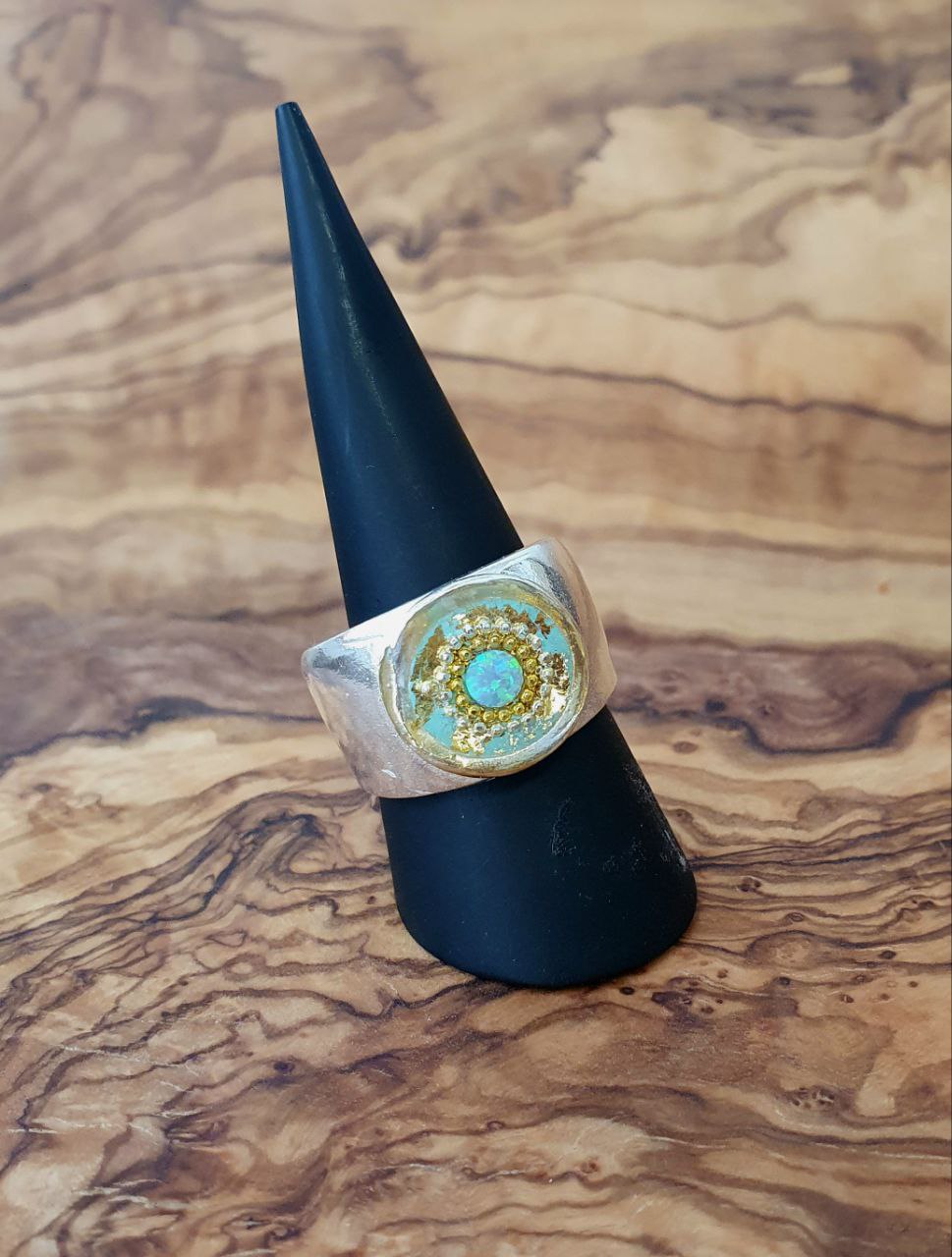 Silberring in Mintgrün mit Opal