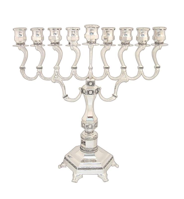 Chanukkia, elegant verziert