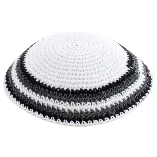 Gehäkelte weiße Kippa