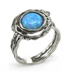 Eleganter Silberring mit Opal